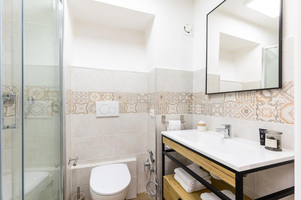 Gentile Suites - Private Rooms Rome Bagian luar foto